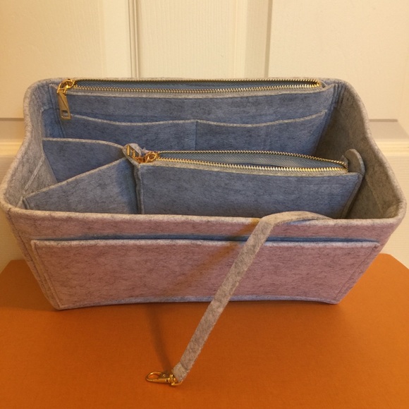 Handbags - ❤️New Tote bag felt insert shaper+bottle holder❤️